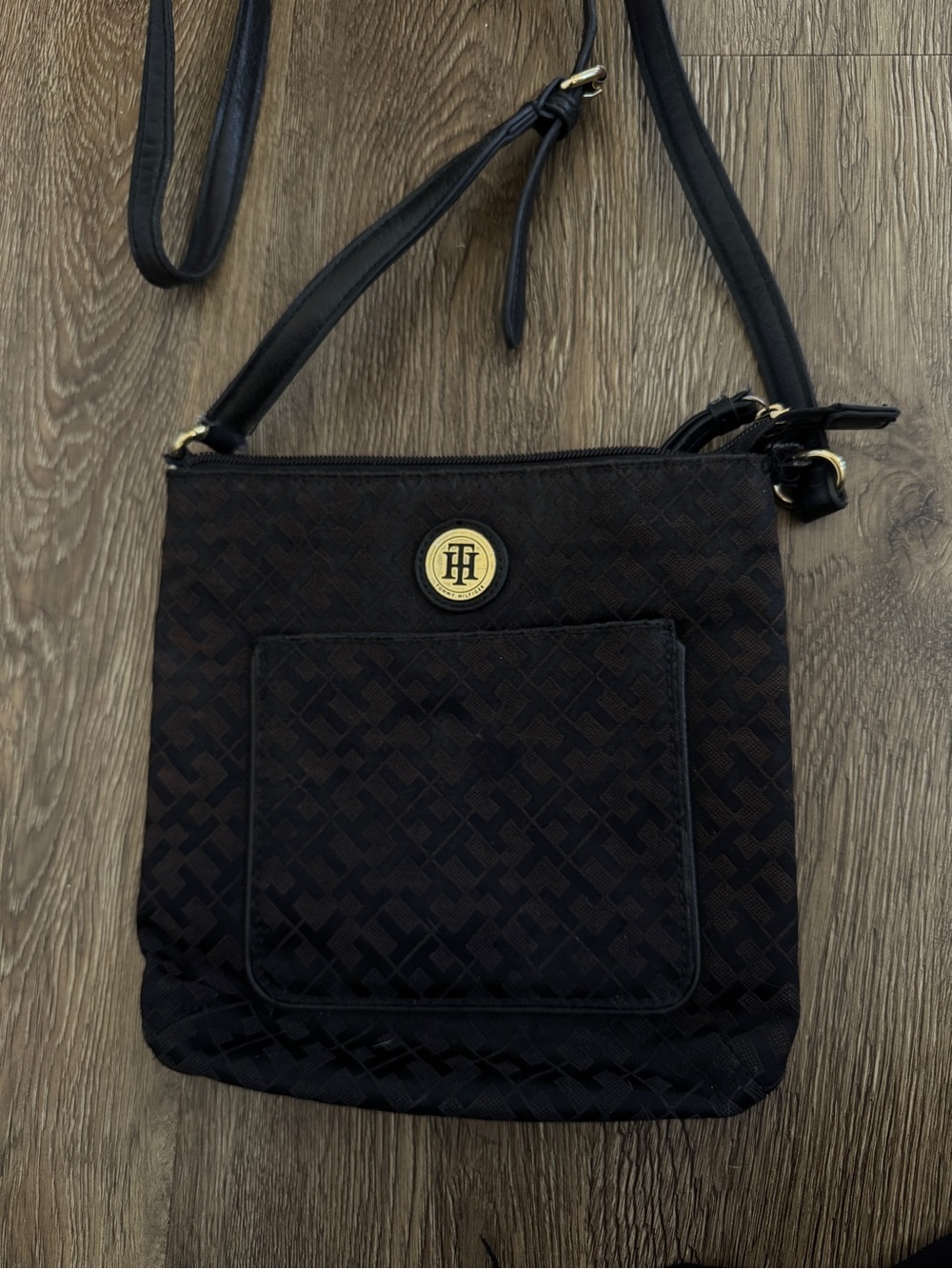 Vintage Tommy Hilfiger Black Crossbody with Gold Logo